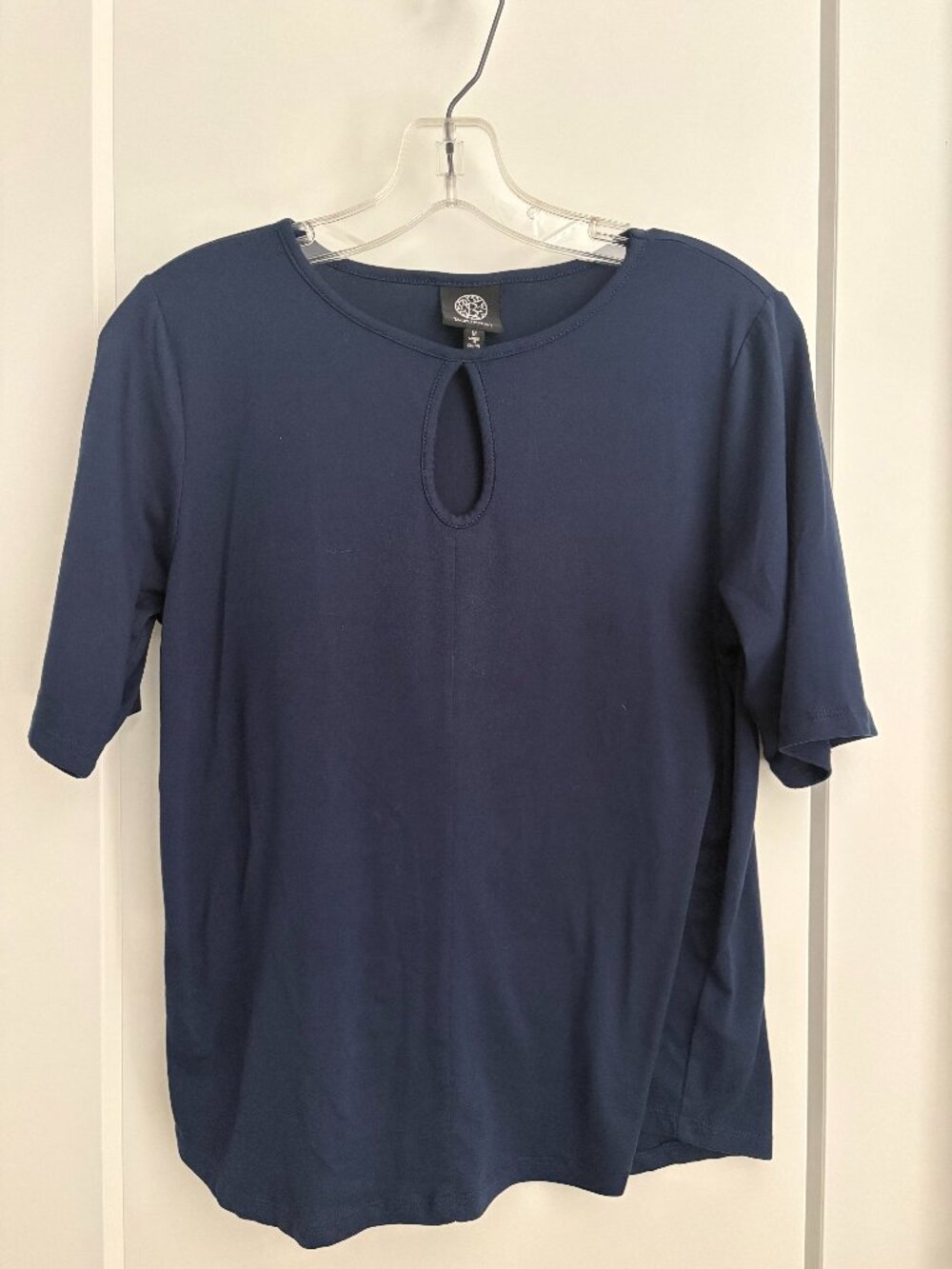 Bobeau Navy Blue Keyhole Sleeve Top – Medium